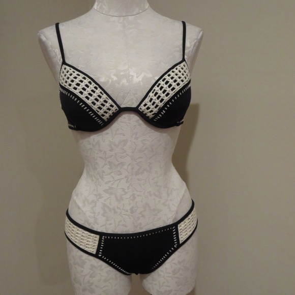 Victoria's Secret The Fabulous Surf crochet bikni - Picture 2 of 5